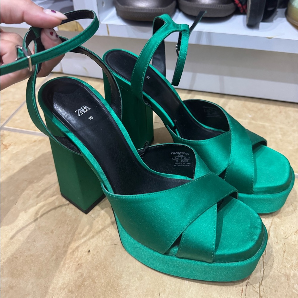 Zara Women's Green Platform Heels